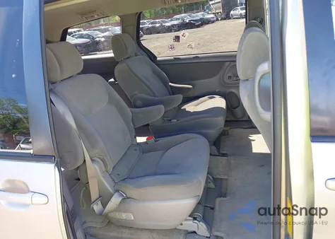 2005 Toyota Sienna Ce/Le z USA, uszkodzony, nr VIN 5TDZA23C05S282862